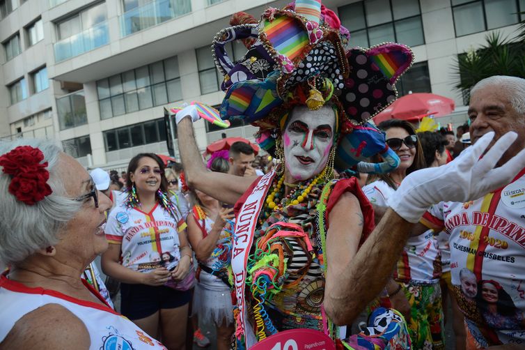 BANDA DE IPANEMA DESFILA 56º CARNAVAL BANDA DE IPANEMA DESFILA 56º CARNAVAL