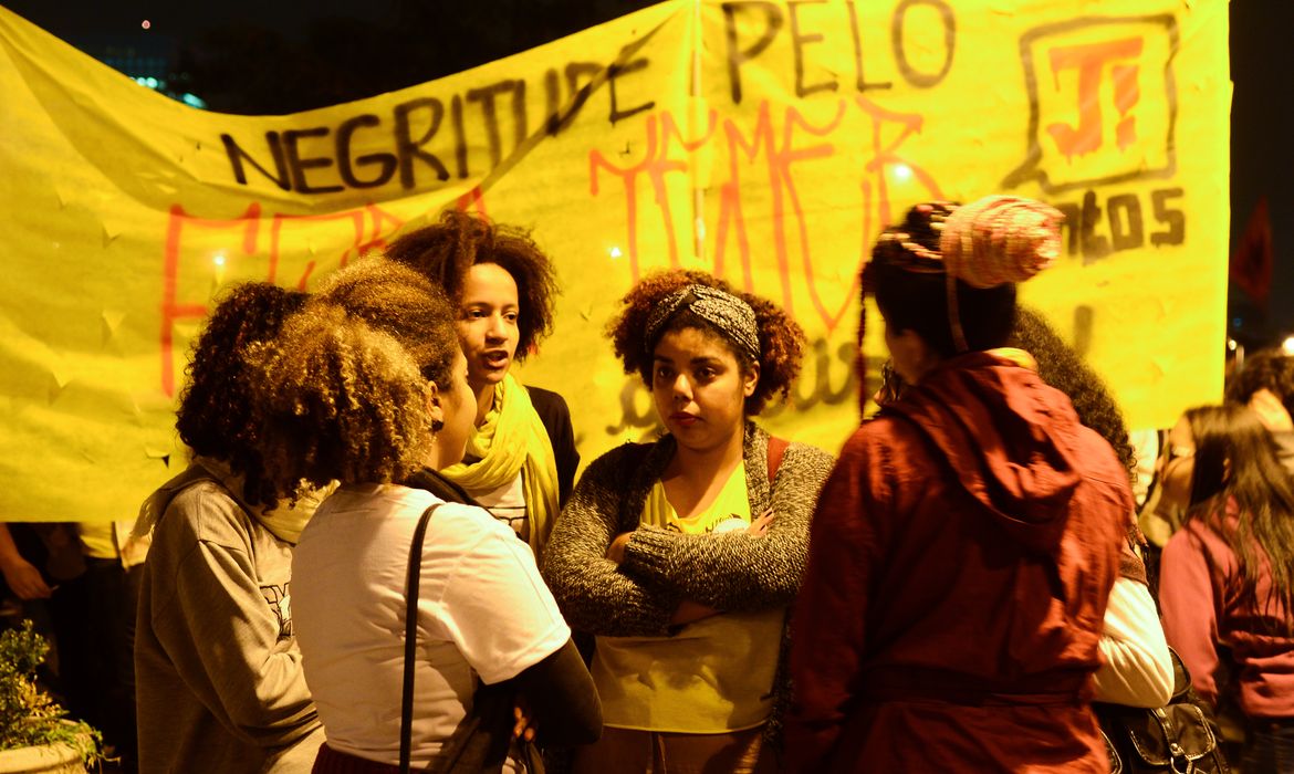São Paulo - Manifestação contra o presidente Michel Temer e em defesa dos direitos das mulheres e dos negros (Rovena Rosa/Agência Brasil)