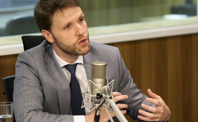 O ministro do Desenvolvimento Regional, Daniel Ferreira, é o entrevistado do programa A Voz do Brasil