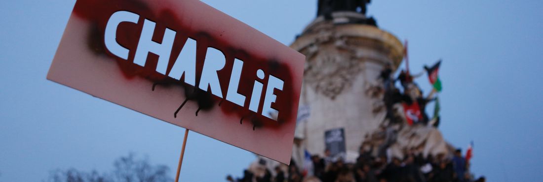 Cerca de um milhão e meio de pessoas participaram neste domingo (11), em Paris, da marcha republicana em homenagens às vítimas dos atentados e pela liberdade de expressão. A mobilização é considerada histórica e sem precedentes na França