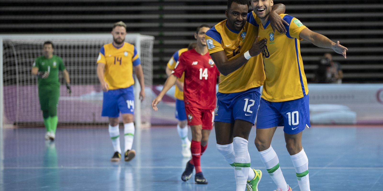 EBC  Brasil goleia Espanha e é campeão da Copa das Confederações