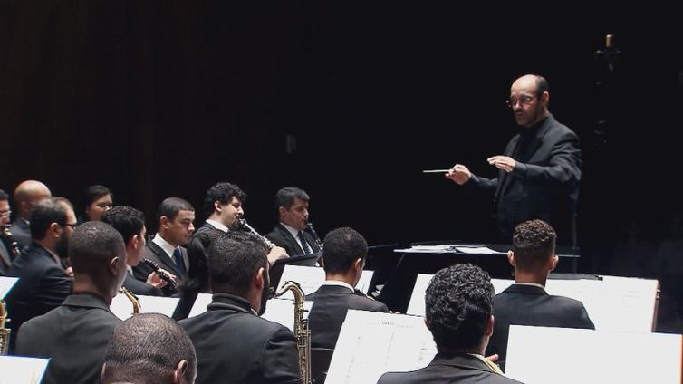Orquestra de Sopros da UFRJ homenageia compositores brasileiros e estrangeiros no Partituras