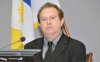  Mauro Carlesse (PHS) é o novo governador do Tocantins.
