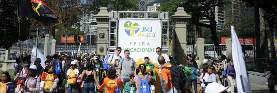 Rio de Janeiro - O papa Francisco participa da confissão de alguns jovens participantes da Jornada Mundial da Juventude (JMJ), no Parque Municipal da Quinta da Boa Vista