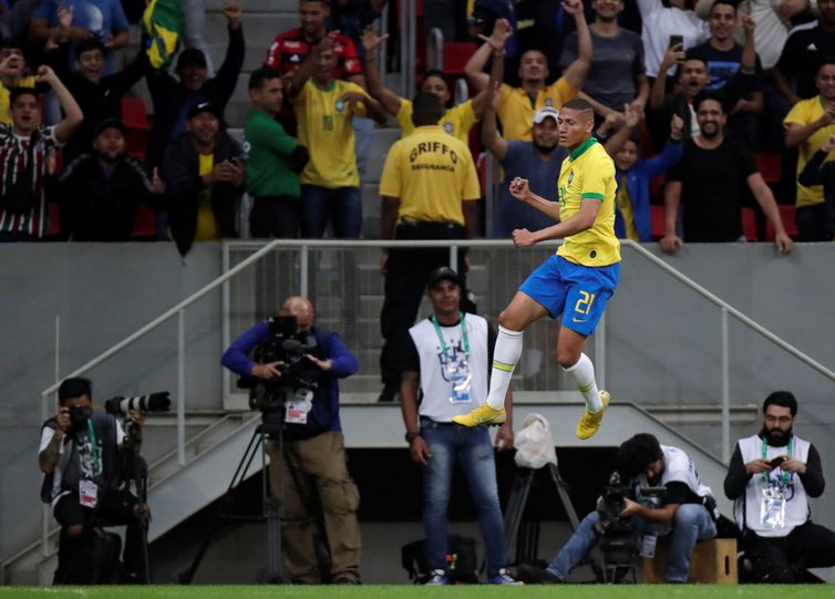 Richarlison comemora o primeiro gol do Brasil   REUTERS/Ueslei Marcelino