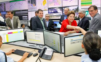 Belo Horizonte - MG, 08/06/2014. Presidenta Dilma Rousseff cerimônia de inauguração do Centro de Controle de Operações do Tráfego e anúncio de doação de 19 ambulâncias para expansão do SAMU 192 de Minas Gerais. Foto: Roberto Stuckert Filho