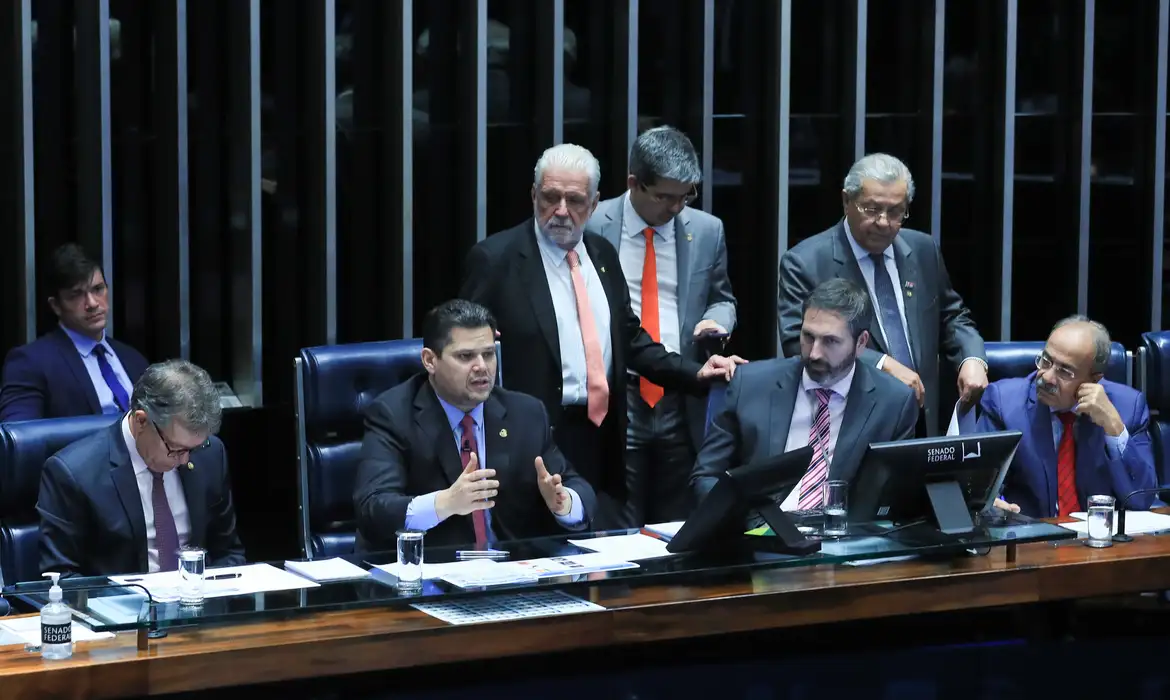 Brasília (DF), 27/05/2025  - Sessão do Senado que votou a proposta de emenda à Constituição (PEC 37/2022) que inclui as guardas municipais e os agentes de trânsito entre os órgãos de segurança pública previstos na Carta Magna. Foto: Lula Marques/Agência Brasil
