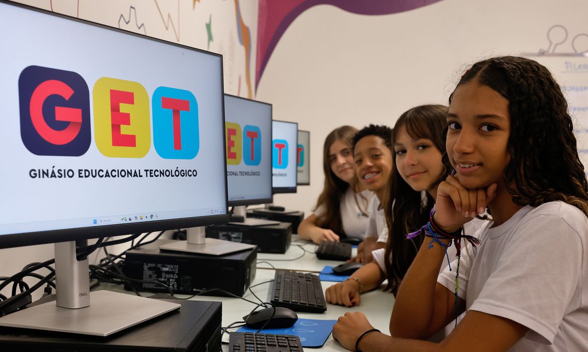 Tânia Rêgo/Agência Brasil Rio de Janeiro (RJ), 20/02/2025 - Alunos membros do grêmio estudantil, no GET ( Ginásio Educacional Tecnológico) Ceará, em Inhaúma, zona norte da cidade Foto: Tânia Rêgo/Agência Brasil