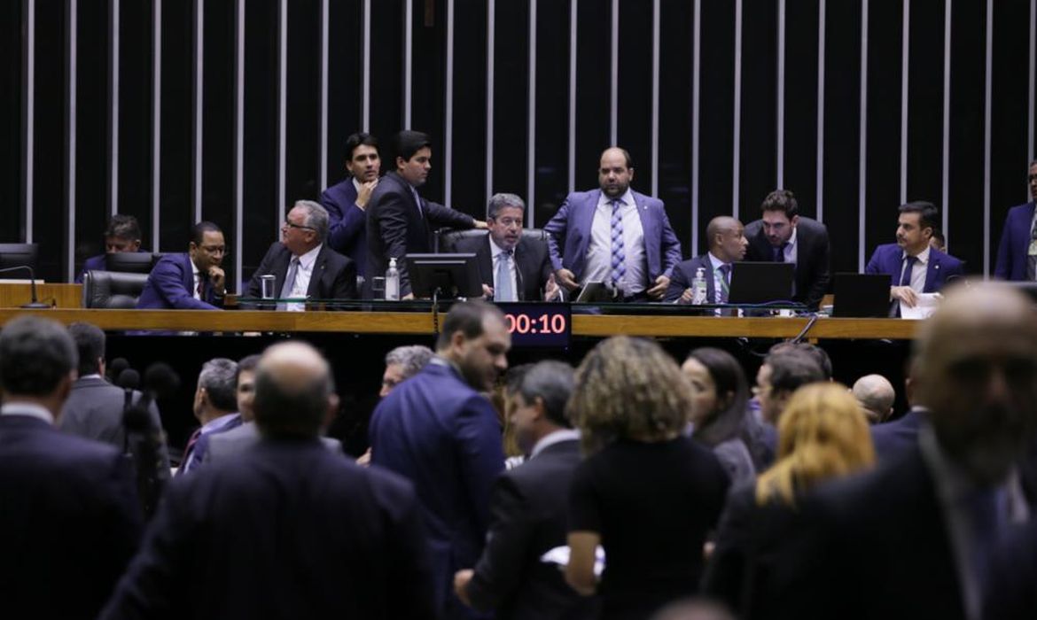 Câmara aprova MP que abre crédito para benefícios sociais