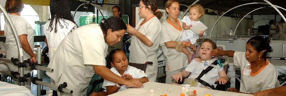 Crianças fazem tratamento no Hospital Sarah Brasília