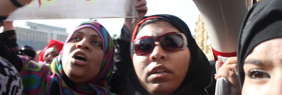 Manifestantes partiram da Mesquita Sayeda Zeinab, neta do profeta Maomé, dirigindo-se à Praça Tahrir