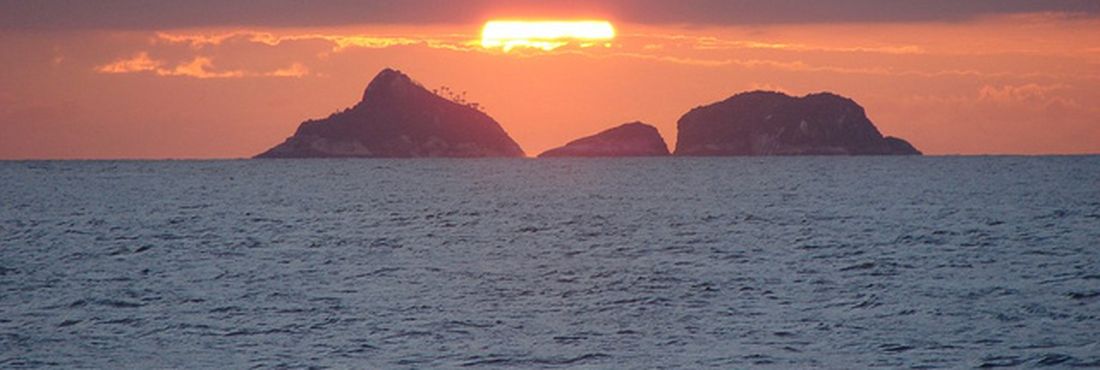 As Ilhas Cagarras são um arquipélago desabitado e são a primeira e única unidade de conservação marinha do litoral carioca