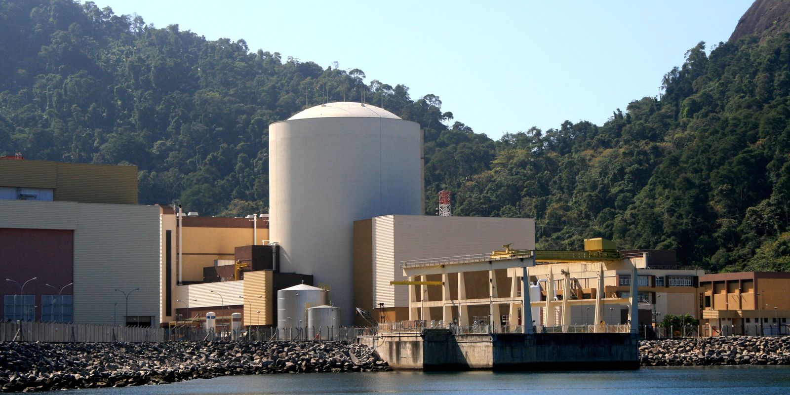 Polícia Federal faz buscas na usina nuclear de Angra 1