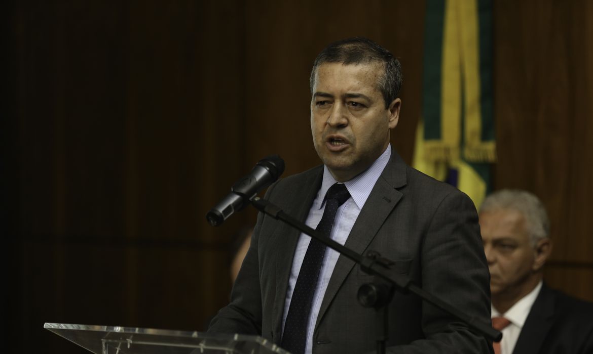 O deputado Ronaldo Nogueira discursa na Comissão de Trabalho, Administração e Serviço Público da Câmara dos Deputados, durante lançamento da campanha Jornadas Brasileiras de Relações do Trabalho. 