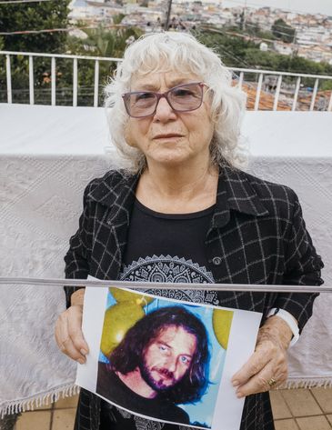 Maria Aparecida Corraini, reencontrou o filho que estava desaparecido há 4 anos. Três anos depois, Silvio morreu de pneumonia: &quot;o luto do desaparecimento é pior do que o luto de falecimento.&quot;