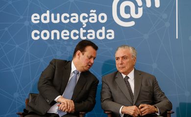 Brasília - O ministro de Ciência e Tecnologia e o presidente Michel Temer durante a cerimônia de lançamento da Política de Inovação - Educação Conectada (Alan Santos/PR)