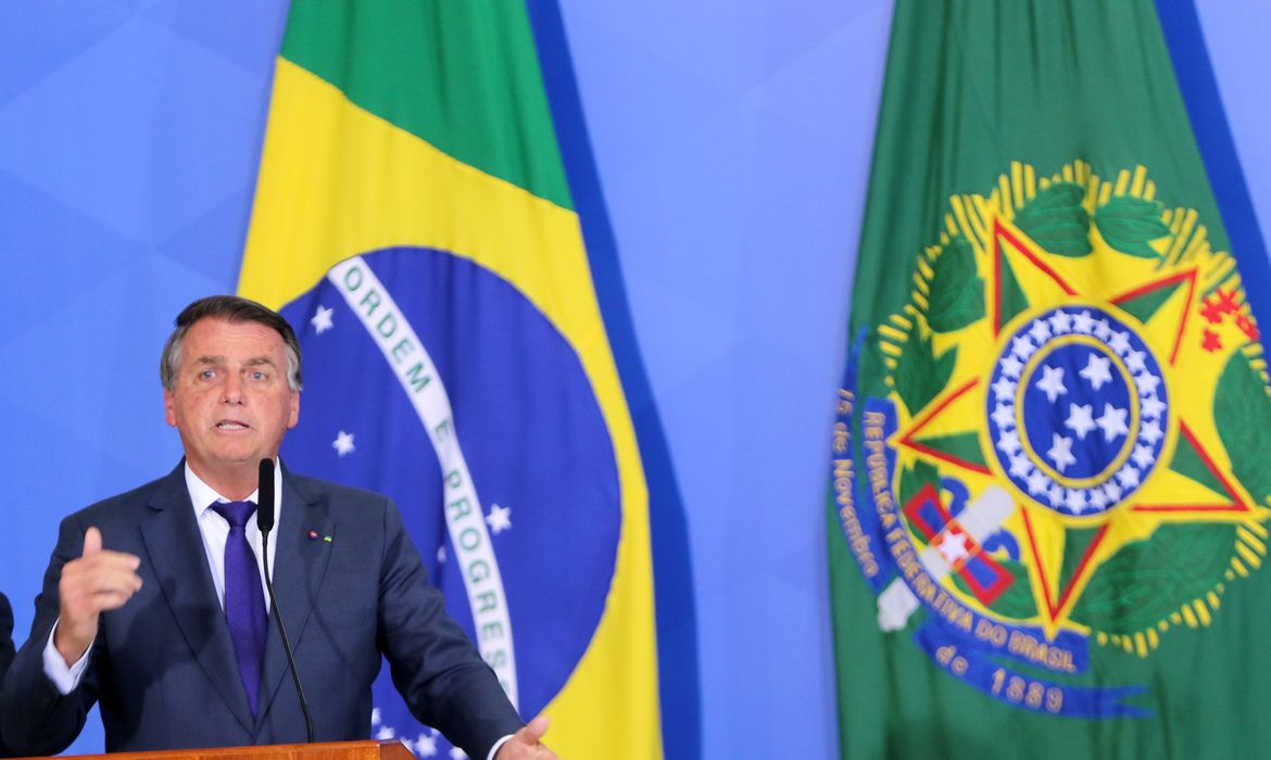 O presidente da República, Jair Messias Bolsonaro, discursa durante a cerimônia de Lançamento das Autorizações Ferroviárias - Setembro Ferroviário.