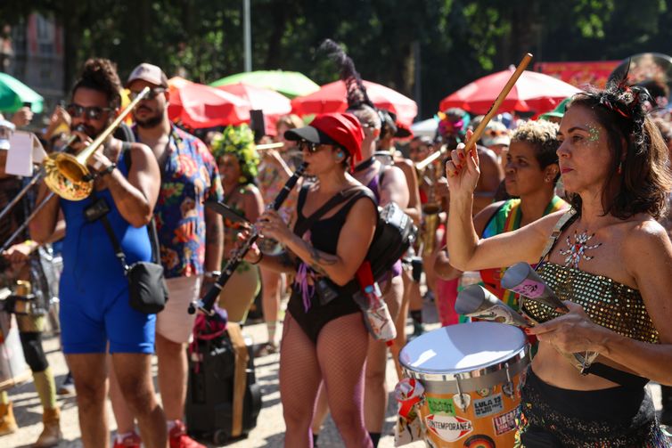 Rio de Janeiro (RJ), 18/02/2026 – Bloco Mulheres Rodadas se apresenta no Largo do Machado, na zona sul do Rio de Janeiro. Foto: Tomaz Silva/Agência Brasil