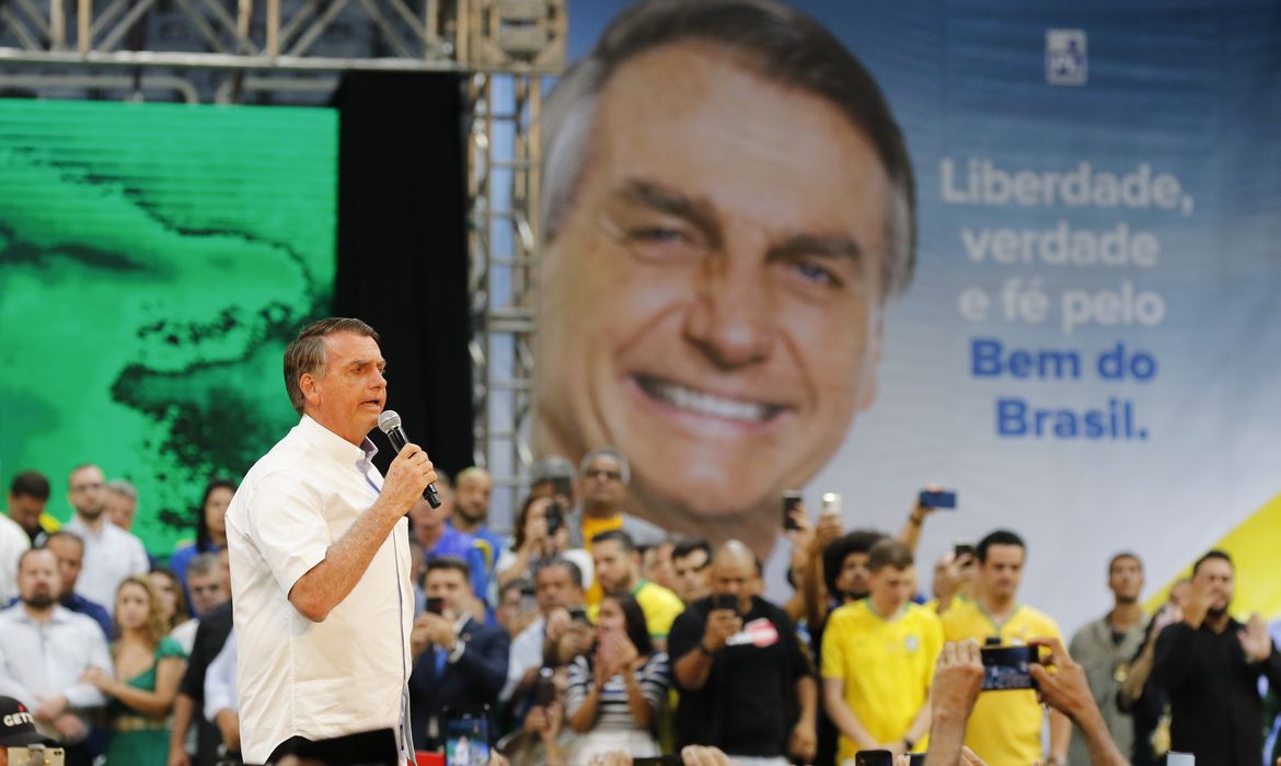 O presidente Jair Bolsonaro fala durante a convenção nacional do Partido Liberal (PL), no estádio do Maracanãzinho, no Rio de Janeiro