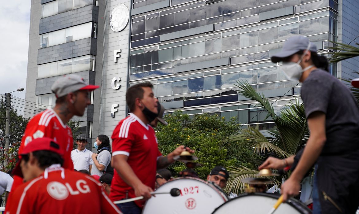Torcedores da Colômbia pedem cancelamento da Copa América