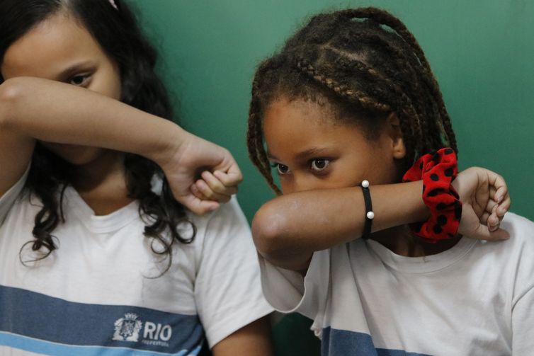 Alunos aprendem a prevenção ao novo coronavírus (Covid-19) na Escola Municipal Pedro Ernesto, Alunos aprendem a prevenção ao novo coronavírus (Covid-19) na Escola Municipal Pedro Ernesto,