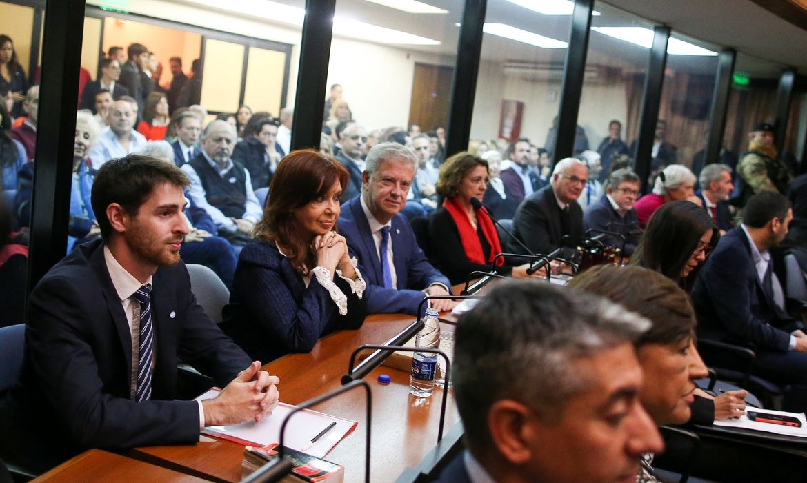 Julgamento da ex-presidente da Argentina Cristina Kirchner acusada de corrupção, associação ilícita e desvio de verbas de obras públicas, em Buenos Aires, Argentina.