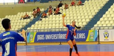 Mãe, atleta e estudante, Cecília Mousinho é destaque no JUB's