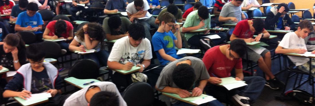 Estudantes fazem a prova da Olimpíada Brasileira de Matemática em São Paulo.