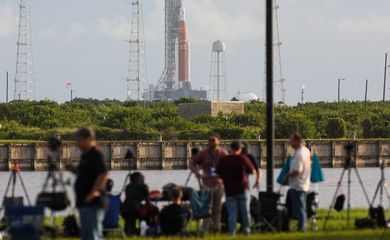 NASA's next-generation moon rocket, the Space Launch System (SLS) , with its Orion crew capsule on top, sits on the pad after the launch of the Artemis I mission was scrubbed, at Cape Canaveral