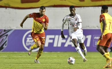 Athletico Paranaense bate o Aucas na Sul-americana.