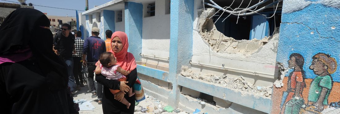 Escola da ONU atingida por bombardeio israelense, em Gaza. (30/07/2014)