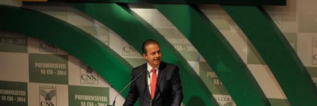 O candidato Eduardo Campos (PSB) participa de encontro promovido pela CNA