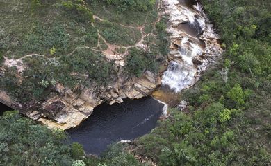 complexo de cachoeiras atingido pela cabeça d'água,cabeça d'água em Capitólio (MG)