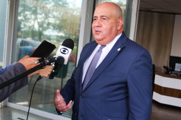 Presidente da EBC, Glen Valente, fala com a imprensa após reunião no ministérios das Comunicações sobre a desestatização da empresa