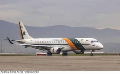 vc-2-embraer-190-fora-area-brasileira_10387114043_o.jpg