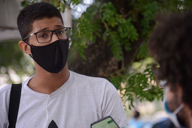 Tomaz Silva/Agência Brasil O estudante Rodrigo da Cunha Rodrigues fala sobre sua preparação para o segundo dia do Exame Nacional do Ensino Médio (Enem) 2020, na Universidade Estadual do Rio de Janeiro(UERJ).