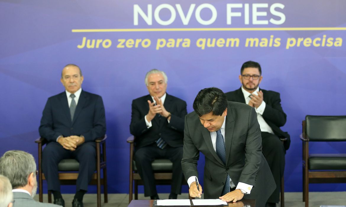 Brasília - O presidente Michel Temer e o ministro da Educação, Mendonça Filho, anunciam as regras do Fundo de Financiamento Estudantil (Fies) para este ano (Antônio Cruz /Agência Brasil)