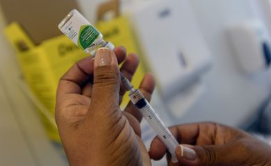 Rio de Janeiro - Rio antecipa vacinação contra a gripe para gestantes e crianças com idades a partir de seis meses e menores de cinco anos, além de pacientes renais crônicos (Tânia Rêgo/Agência Brasil)