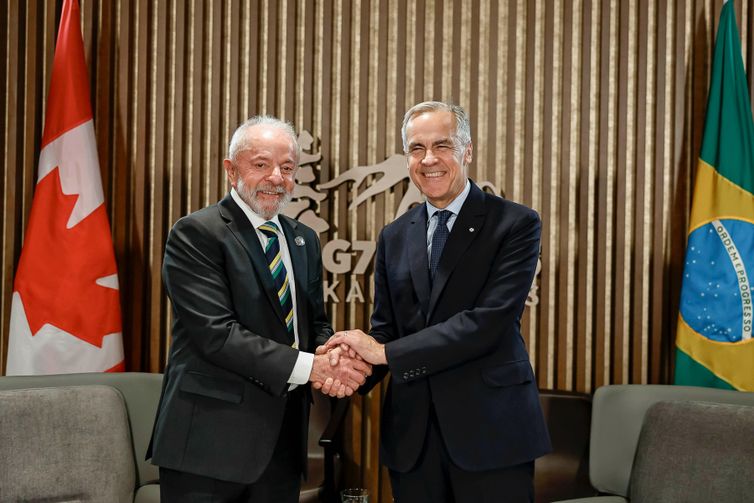 Ricardo Stuckert/PR Kananaskis, 17/06/2025 - Presidente da República, Luiz Inácio Lula da Silva, é recebido pelo Primeiro-Ministro do Canadá, Mark Carney, para a reunião da Cúpula do G7. Foto: Ricardo Stuckert/PR