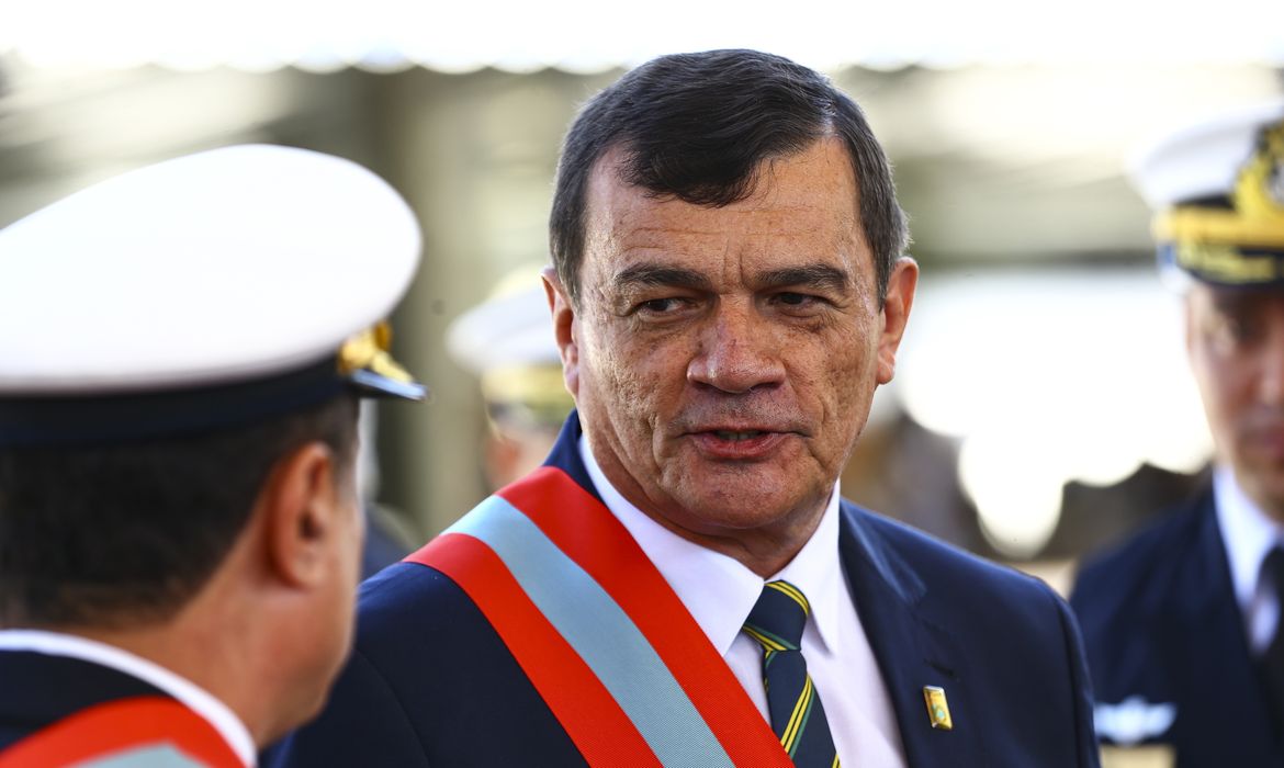 Ministro de Bolsonaro revelou reuniões com militares sobre reeleição