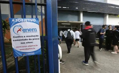 São Paulo (SP), 10/11/2024 - Estudantes  no segundo dia de provas do ENEM na UNIP Vergueiro em São Paulo. Foto: Paulo Pinto/Agência Brasil