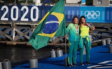 Paris (França) 16/07/2023 A dupla bicampeã olímpica Martine Grael e Kahena Kunze ficou com a 6ª colocação na corrida da medalha no evento teste para os Jogos Olímpicos de Paris. FOTO - JONNE RORIZ - COB
