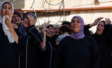 Funeral de palestinos mortos em Aqaba
 6/8/2024    REUTERS/Raneen Sawafta