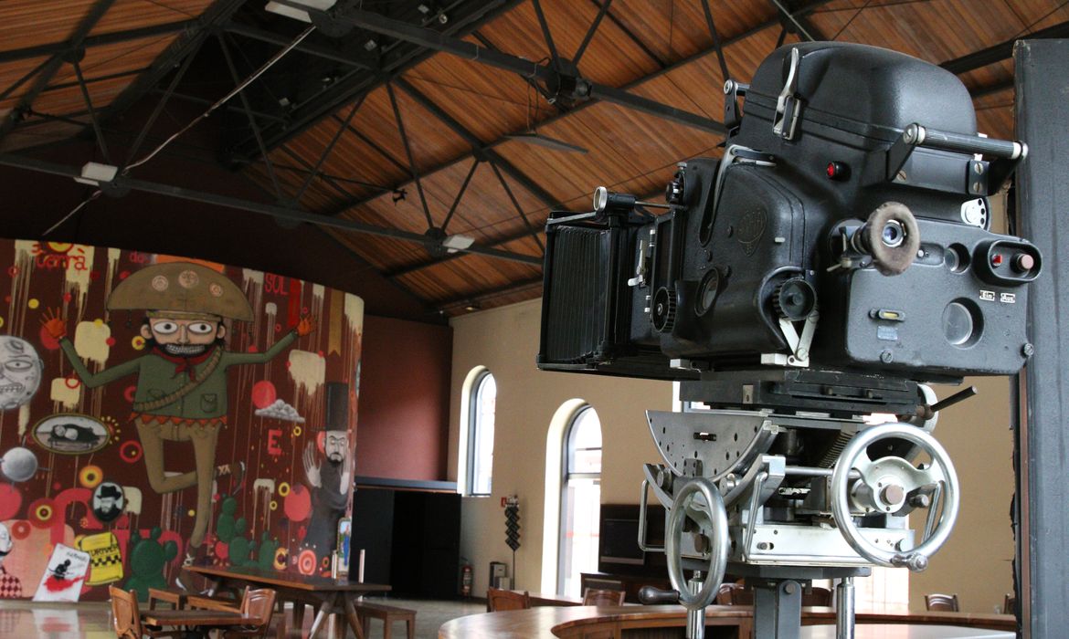 Acervo da Cinemateca Brasileira, instituição responsável pela preservação da produção audiovisual brasileira, na Vila Clementino.