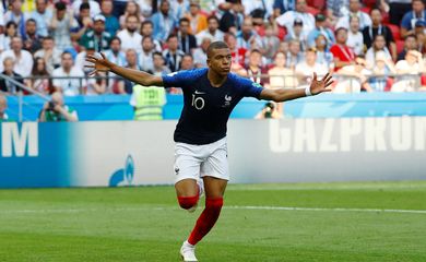 Soccer Football - World Cup - Round of 16 - France vs Argentina - Kazan Arena, Kazan, Russia - June 30, 2018  France's Kylian Mbappe celebrates scoring their fourth goal   REUTERS/Michael Dalder