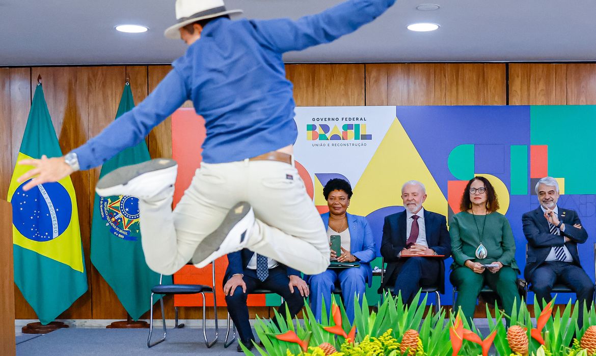 Brasília (DF), 12/11/2024 - Presidente da República, Luiz Inácio Lula da Silva, durante Sanção do Projeto de Lei n° 397/2019, que institui o Dia Nacional do Maracatu, no Palácio do Planalto. Foto: Ricardo Stuckert/PR