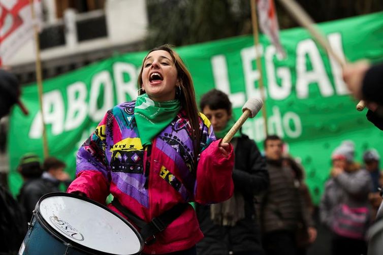 Manifestação pela descriminalização do aborto na Argentina