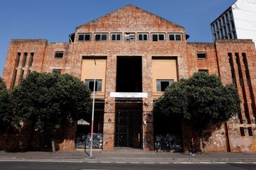 Rio de Janeiro (RJ), 10/17/2024 - Facade of the Armazém Docas Dom Pedro II building, designed by engineer André Rebouças, in the port region of Rio. Photo: Tânia Rêgo/Agência Brasil