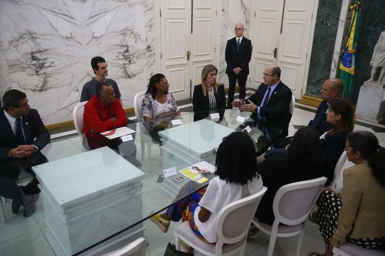 O governador do Rio de Janeiro, Wilson Witzel, recebe os pais da vereadora Marielle Franco e representantes da Anistia Internacional, no Palácio Guanabara.