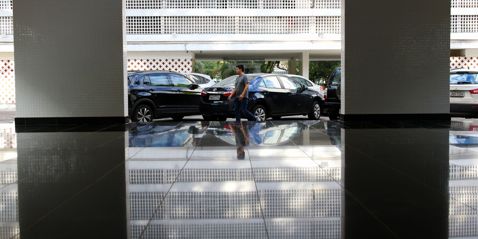 Proporção de brasileiros que moram sozinhos cresce 52% em 12 anos